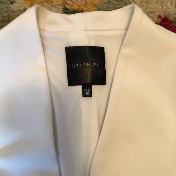 Cropped Blazer - Picture 2 of 3